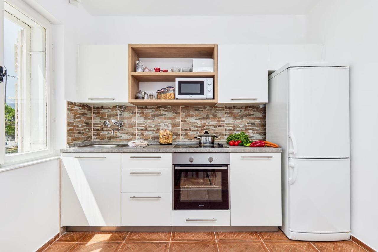 Waikiki Beach House Villa Tivat Ngoại thất bức ảnh