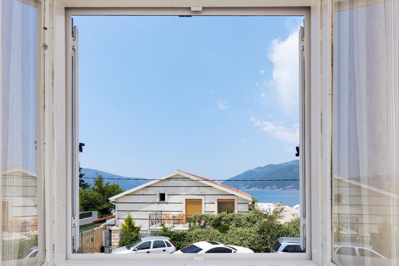 Waikiki Beach House Villa Tivat Ngoại thất bức ảnh