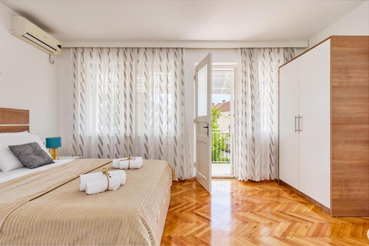 Waikiki Beach House Villa Tivat Ngoại thất bức ảnh