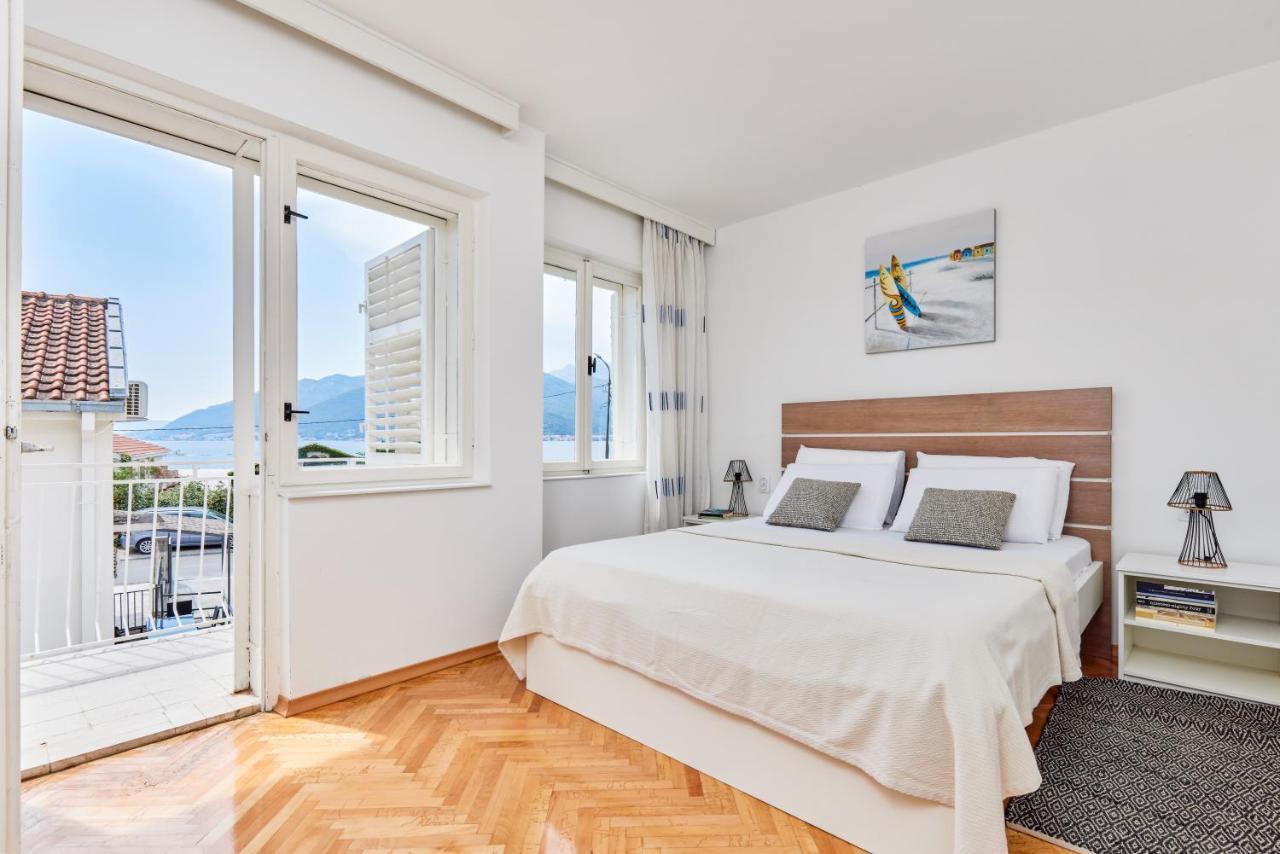 Waikiki Beach House Villa Tivat Ngoại thất bức ảnh