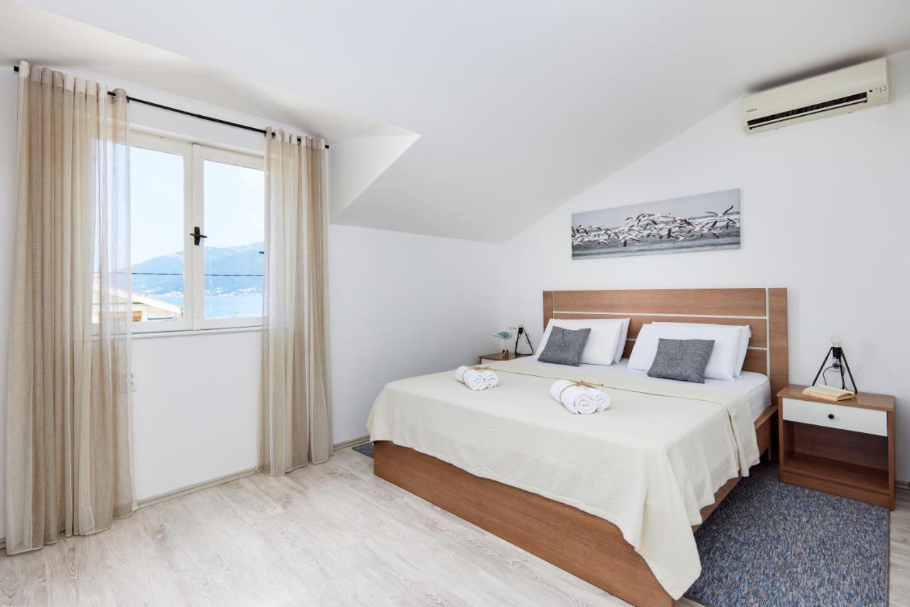Waikiki Beach House Villa Tivat Ngoại thất bức ảnh