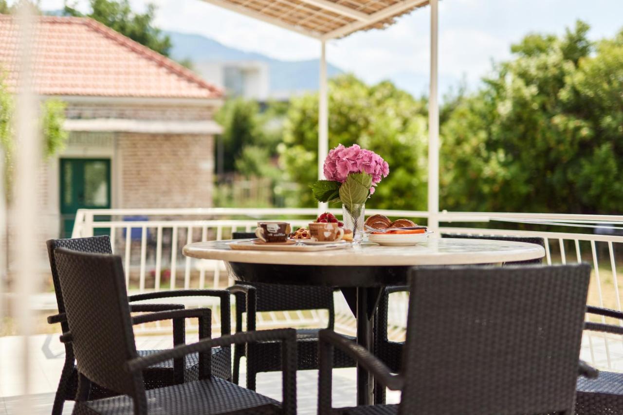 Waikiki Beach House Villa Tivat Ngoại thất bức ảnh