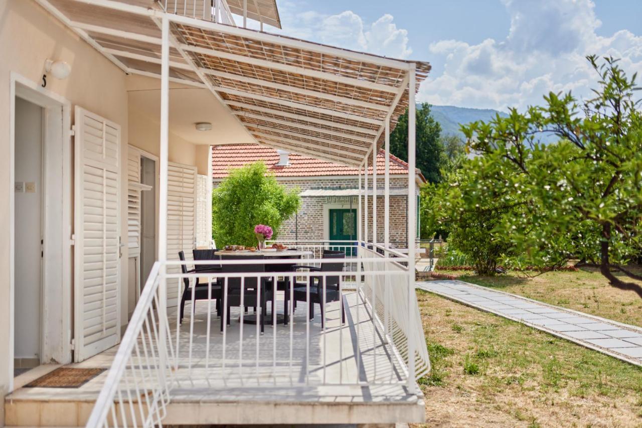 Waikiki Beach House Villa Tivat Ngoại thất bức ảnh