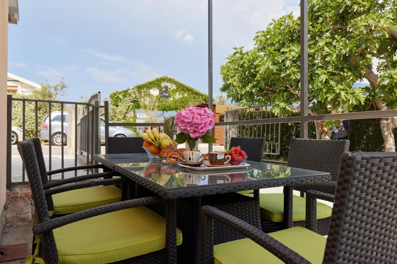 Waikiki Beach House Villa Tivat Ngoại thất bức ảnh