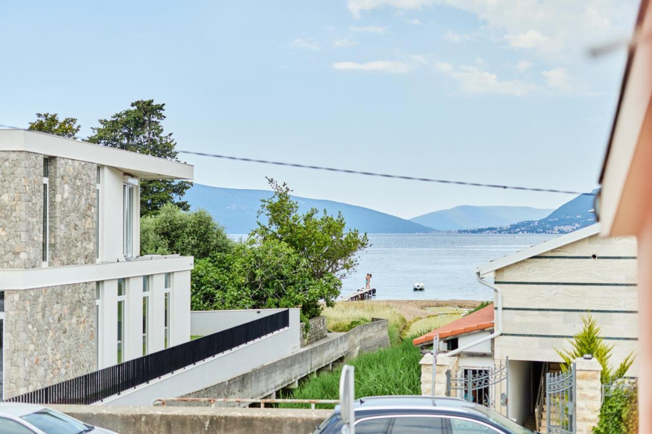 Waikiki Beach House Villa Tivat Ngoại thất bức ảnh