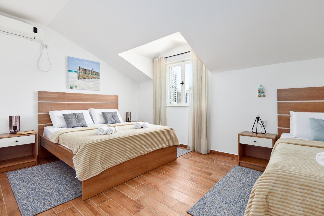 Waikiki Beach House Villa Tivat Ngoại thất bức ảnh