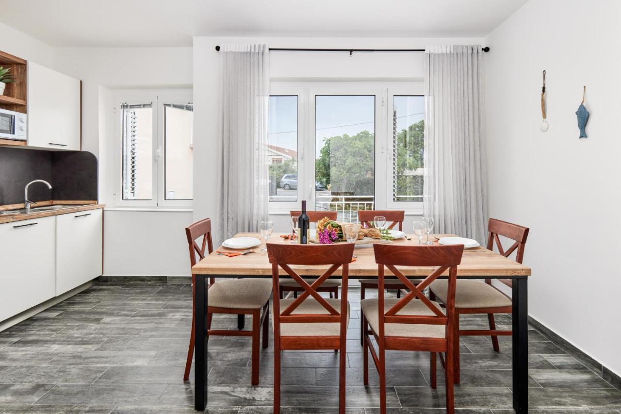 Waikiki Beach House Villa Tivat Ngoại thất bức ảnh