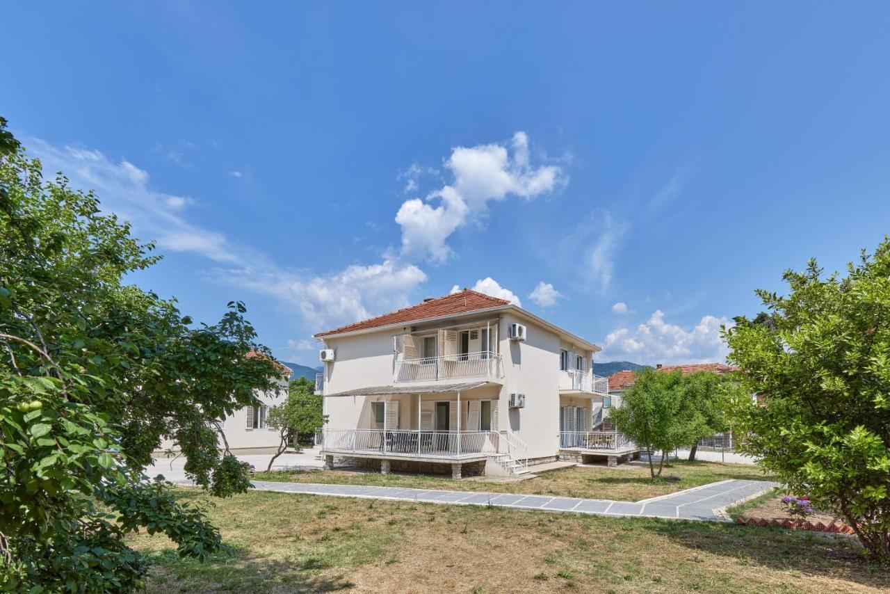 Waikiki Beach House Villa Tivat Ngoại thất bức ảnh