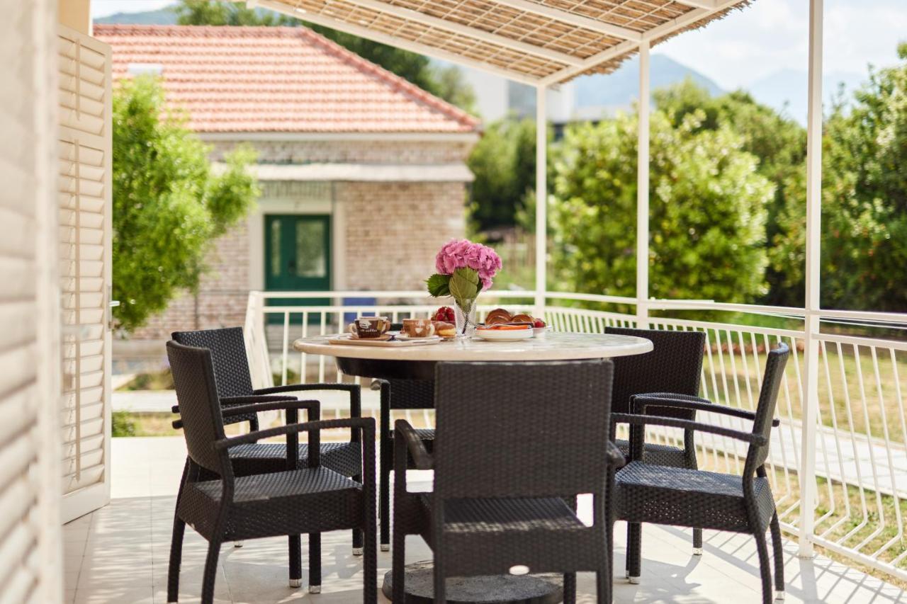 Waikiki Beach House Villa Tivat Ngoại thất bức ảnh