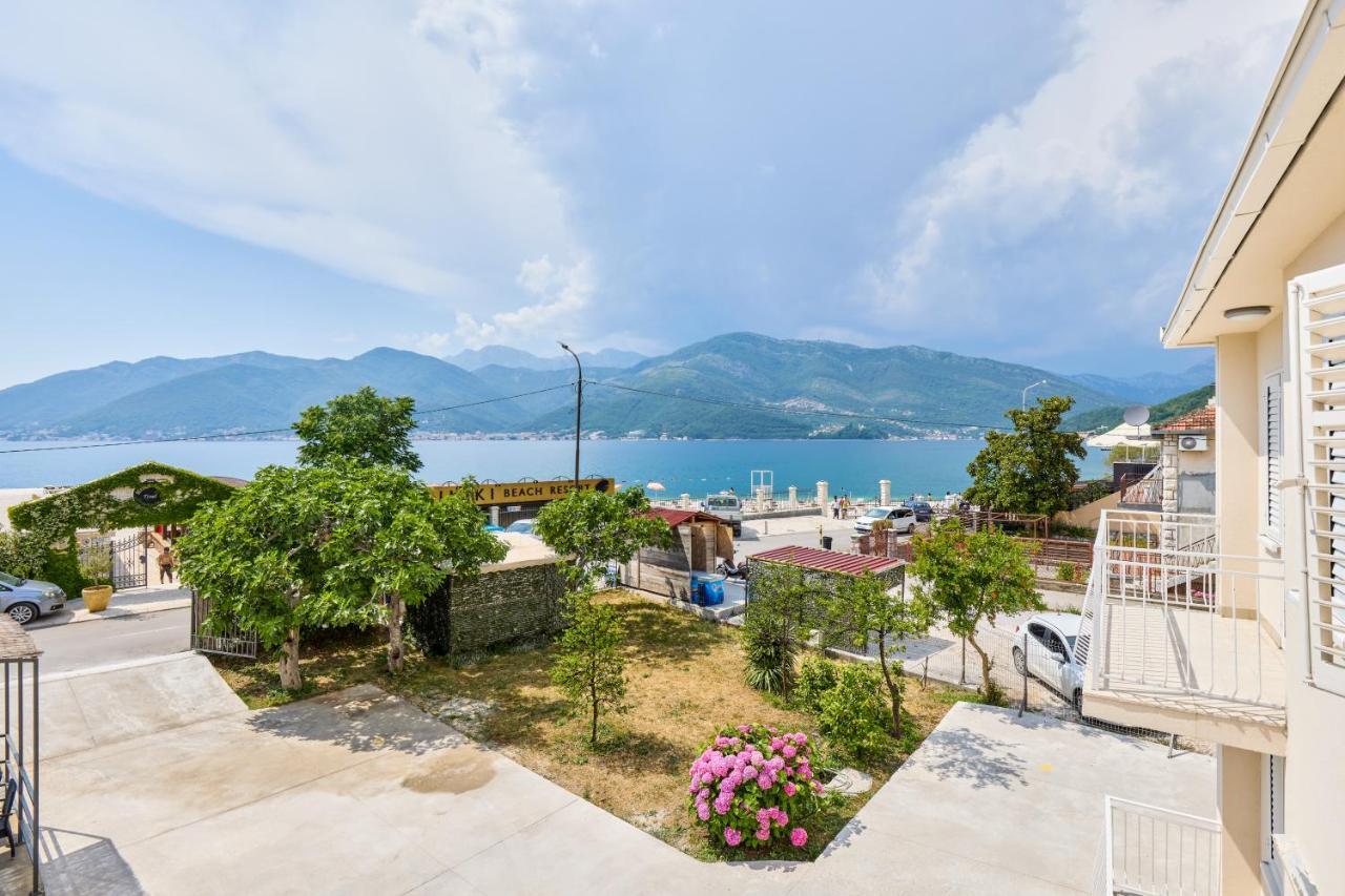 Waikiki Beach House Villa Tivat Ngoại thất bức ảnh