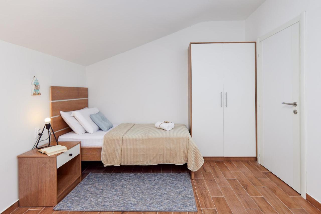 Waikiki Beach House Villa Tivat Ngoại thất bức ảnh