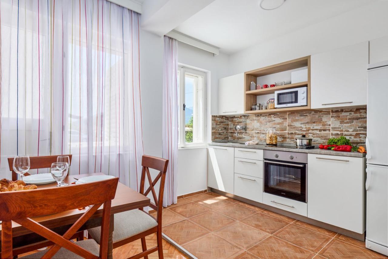 Waikiki Beach House Villa Tivat Ngoại thất bức ảnh