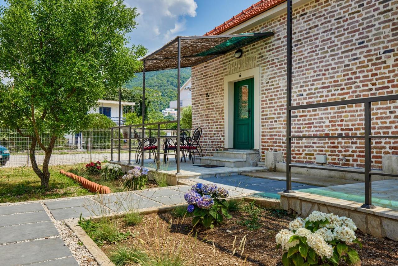 Waikiki Beach House Villa Tivat Ngoại thất bức ảnh