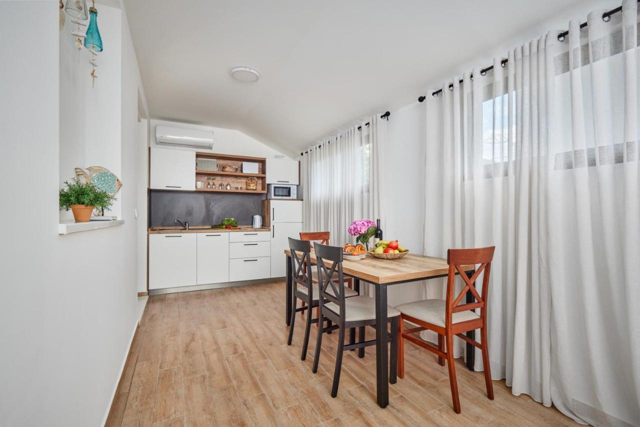 Waikiki Beach House Villa Tivat Ngoại thất bức ảnh