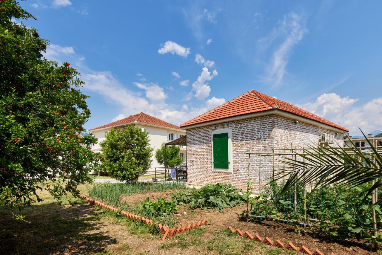 Waikiki Beach House Villa Tivat Ngoại thất bức ảnh