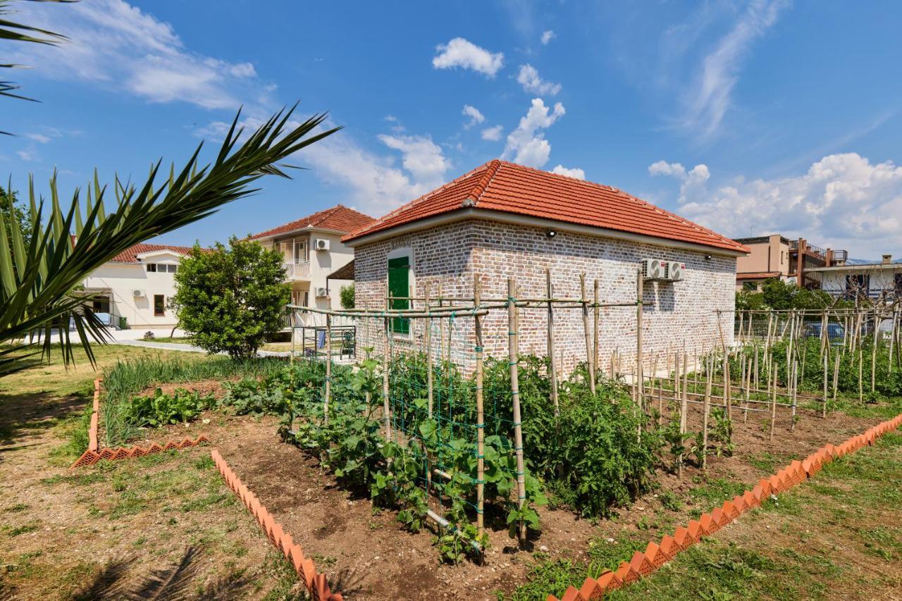 Waikiki Beach House Villa Tivat Ngoại thất bức ảnh
